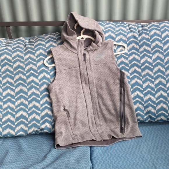 Gray Nike Vest - Picture 1 of 5